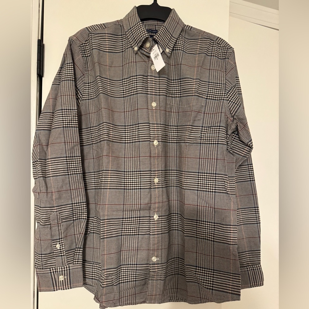 GAP Men's Black and White Checkered Button Down Shirt